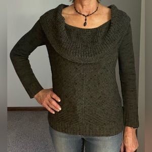 Melrose and Market Gray knit sweater with scoop neck fold over collar